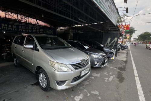 Rupiah Melemah, Harga Mobil Bekas Bakal Ikut Naik?