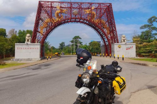 Solo Touring Menembus Kalimantan Barat Selama 12 Hari