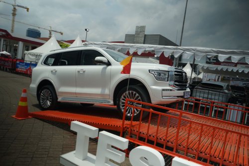 Komparasi GWM Tank 500 Diesel Vs Toyota Fortuner