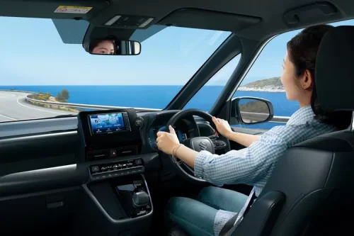 Suzuki , Toyota, Toyota Voxy, Suzuki Luncurkan Saudara Kembar Toyota Voxy, Pakai Mesin Hybrid