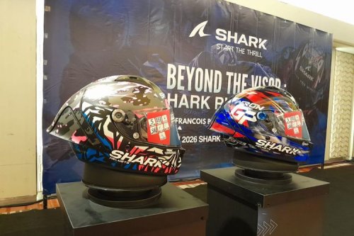 Helm dengan Warisan Balap Dunia Resmi Masuk Indonesia