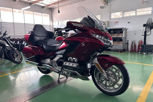 Honda, Bobot Hampir 400 Kg, Ini Rahasia Mudah Parkir Honda Gold Wing