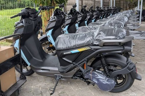 Apakah Panas Matahari Bisa Mempercepat Penurunan Kinerja Baterai Motor Listrik?