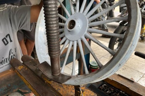 Amankah Perbaikan Pelek Motor dengan Metode Pres?