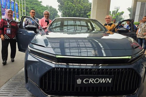 Dicoba Menteri, Ini Tujuan Toyota Indonesia Bawa Crown FCEV