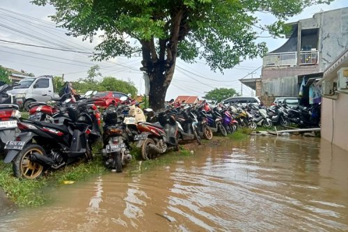 Ini yang Harus Dilakukan Saat Motor Matik Terendam Banjir