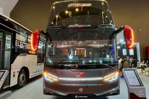 Juragan99 Trans Rilis Bus Bioskop Berjalan di Busworld 2026