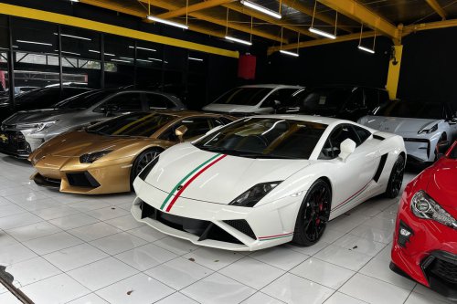 Lamborghini Aventador dan Gallardo Seken di Bursa Mobil Bintaro