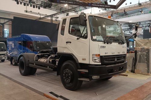 Lihat Truk Baru Mitsubishi Fuso di GIIAS 2025, Fighter X FM65 Tractor
