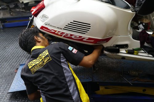 Mitos atau Fakta Knalpot Vespa Matik Mudah Berkarat?