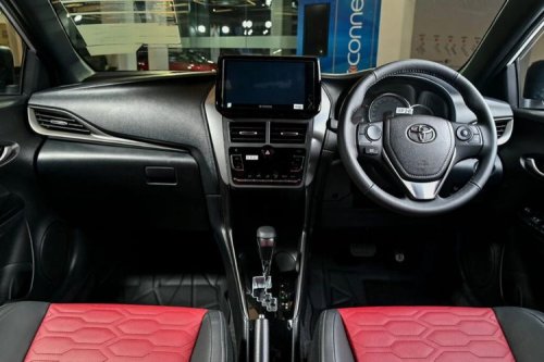 Honda Jazz vs Toyota Yaris: Persaingan Hatchback Terpanas di Indonesia