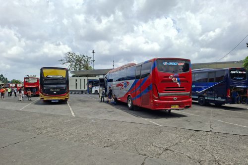 Investor Asing vs UMKM Angkutan Umum: Siapa yang Diuntungkan?