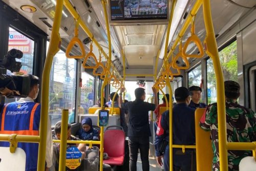 Rayakan HUT Jakarta ke-498, Naik Bus Transjakarta Cuma Rp 1