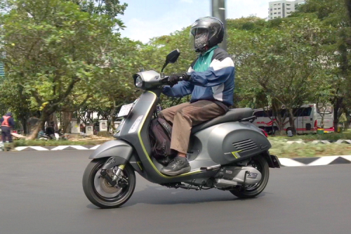 Rasanya Naik Vespa Sprint Tech 180 cc, Nyaman tapi Ada Catatan