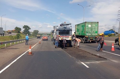 Jelang Mudik, Perbaikan Lubang Jalan Tol Dikebut hingga H-10 Lebaran