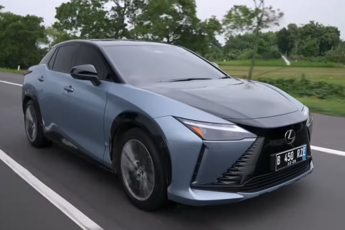Lexus, Lexus RZ 450e, Pengalaman Berkendara Lexus RZ 450e: Daya Jangkau dan Layanan Darurat