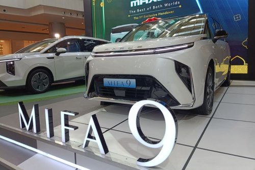 Komparasi MPV Listrik Mewah: Denza D9 atau Mifa 9, Pilih Mana?