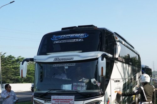 Kemenhub Tindak 13 Bus di Tol Jagorawi, Ada Temuan KIR Palsu