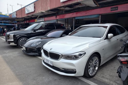 Pasar Mobil Bekas Lesu, Ini Strategi Bertahan Pedagang