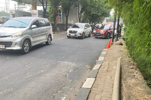Kemacetan Jalan TB Simatupang: Proyek Pipa Air Limbah Dimulai