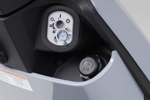 Motor Listrik Honda, Yamaha, Honda e, Honda, Motor Listrik Yamaha JOG E Meluncur, Pakai Baterai Honda