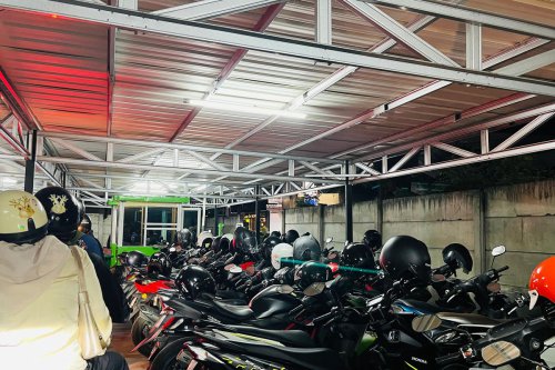 Helm Hilang di Parkiran, Siapa yang Tanggung Jawab?