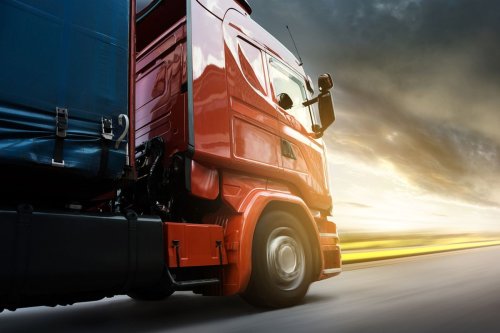 Tekanan Ban Truk 200 Psi: Ancaman Serius Bagi Pengendara Motor