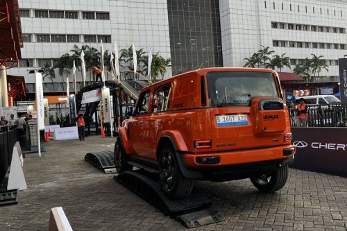 iCar V23 Datang, Chery Pastikan Tak Usik J6