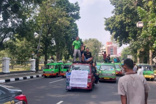 Demo Angkot Bogor: Protes Pembatasan & Peremajaan, Ini Kata Wali Kota