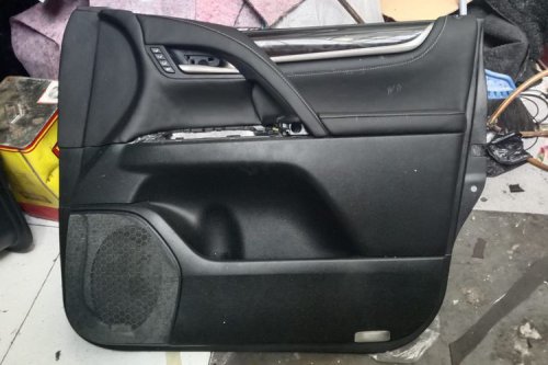 Door Trim Mobil Eropa Lengket? Solusi, Penyebab, dan Biaya Perbaikan