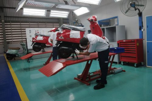 Mitos atau Fakta Knalpot Vespa Matik Mudah Berkarat?