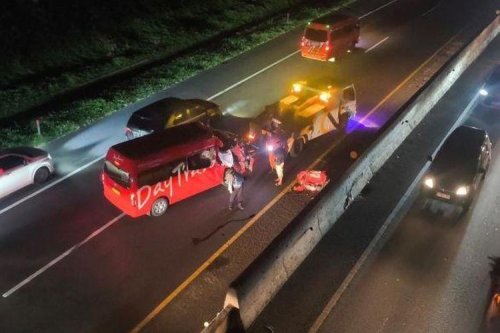 Diduga Tak Jaga Jarak, Sopir Travel Tewas di KM 81 Tol Cipularang