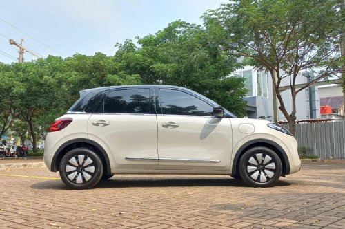 Isu BBM Naik Bikin Mobil Listrik Bekas Mulai Dilirik