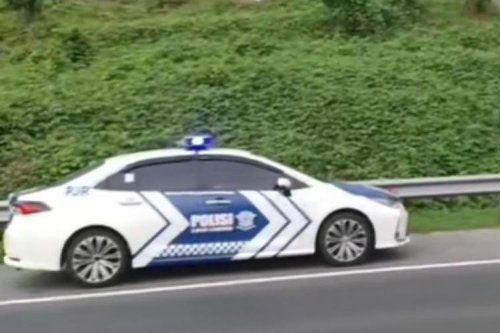 Video Viral Kecelakaan di Jalan Tol Karena Ngebut di Bahu Jalan