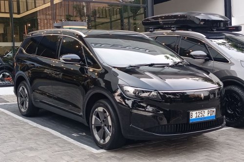 Target Penjualan Mobil Listrik Aletra Optimistis