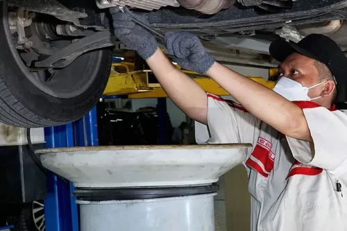 Mengapa Oli Mesin Harus Rutin Diganti? Ini Alasannya