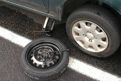 Sebelum Dipakai Mudik Lebaran, Pastikan Toolkit Standar di Mobil Lengkap