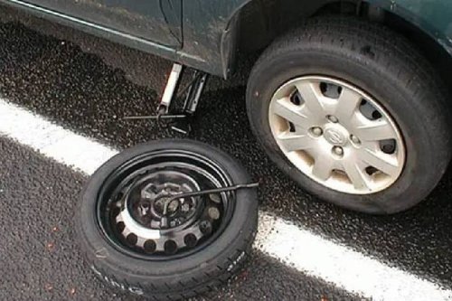 Sebelum Dipakai Mudik Lebaran, Pastikan Toolkit Standar di Mobil Lengkap