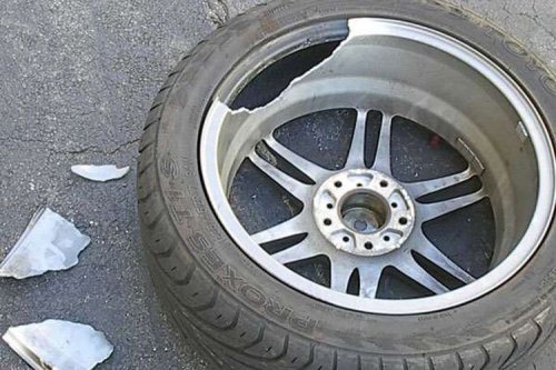 Jangan Sepelekan Retak Rambut pada Pelek Mobil