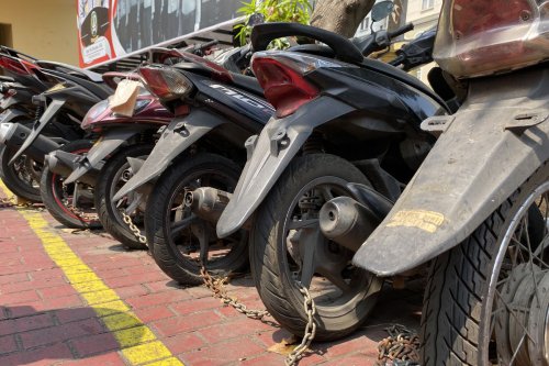 Fenomena Pengendara Motor Copot Pelat Nomor Merebak di Jakarta