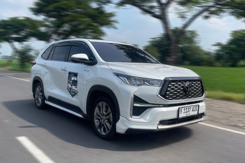 Adu Spek Mesin Mitsubishi Destinator dan Toyota Kijang Innova Zenix