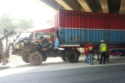 Mayoritas Kecelakaan Bus dan Truk Terjadi di Jalan Menurun