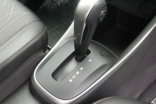 Mobil Matik vs Manual: Siapa yang Lebih Irit Bahan Bakar?