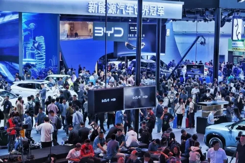 Pasar Mobil Listrik Dunia Melesat, China Makin Dominan