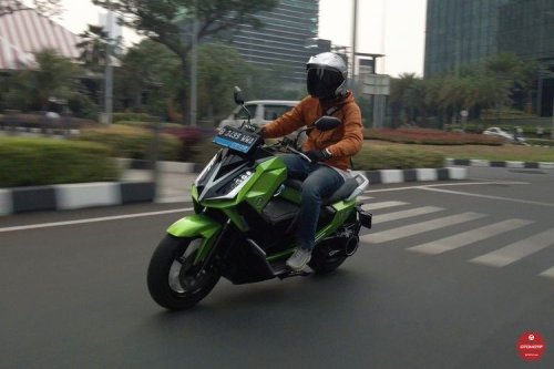 Komparasi Omoway Omo-X vs Alva Cervo Q, Siapa Lebih Unggul?