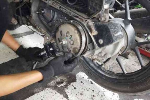 Sering Diabaikan, Ini Dampak Telat Ganti Oli Gardan Motor Matik