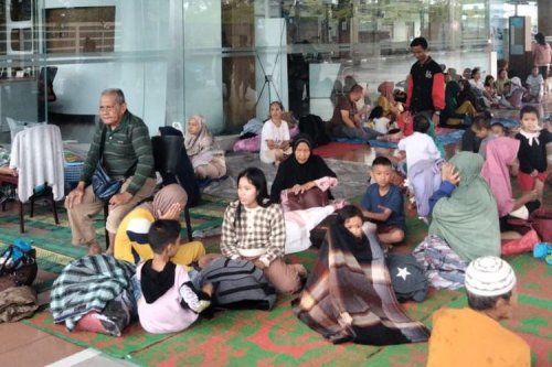 Diler Auto2000 Medan Berubah Jadi Tempat Pengungsian Korban Banjir