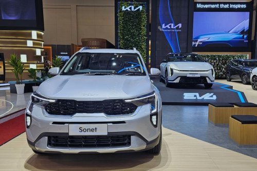 Kia Seltos, Kia, Sonet dan Seltos Lengkapi Booth KIA di GIIAS 2025