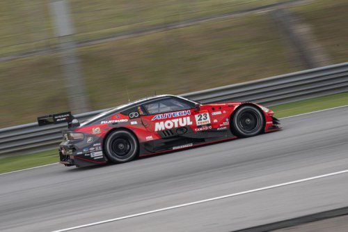 Tekanan Ban Pada Mobil Balap Bisa Jadi Penentu Kemenangan