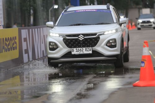 Tes Singkat Fronx Tipe GL yang Punya Tenaga Lebih Besar di GIIAS 2025